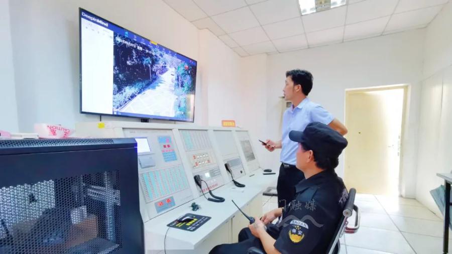 睿聯大屏幕互動投影建設武漢公安局安防監控指揮中心